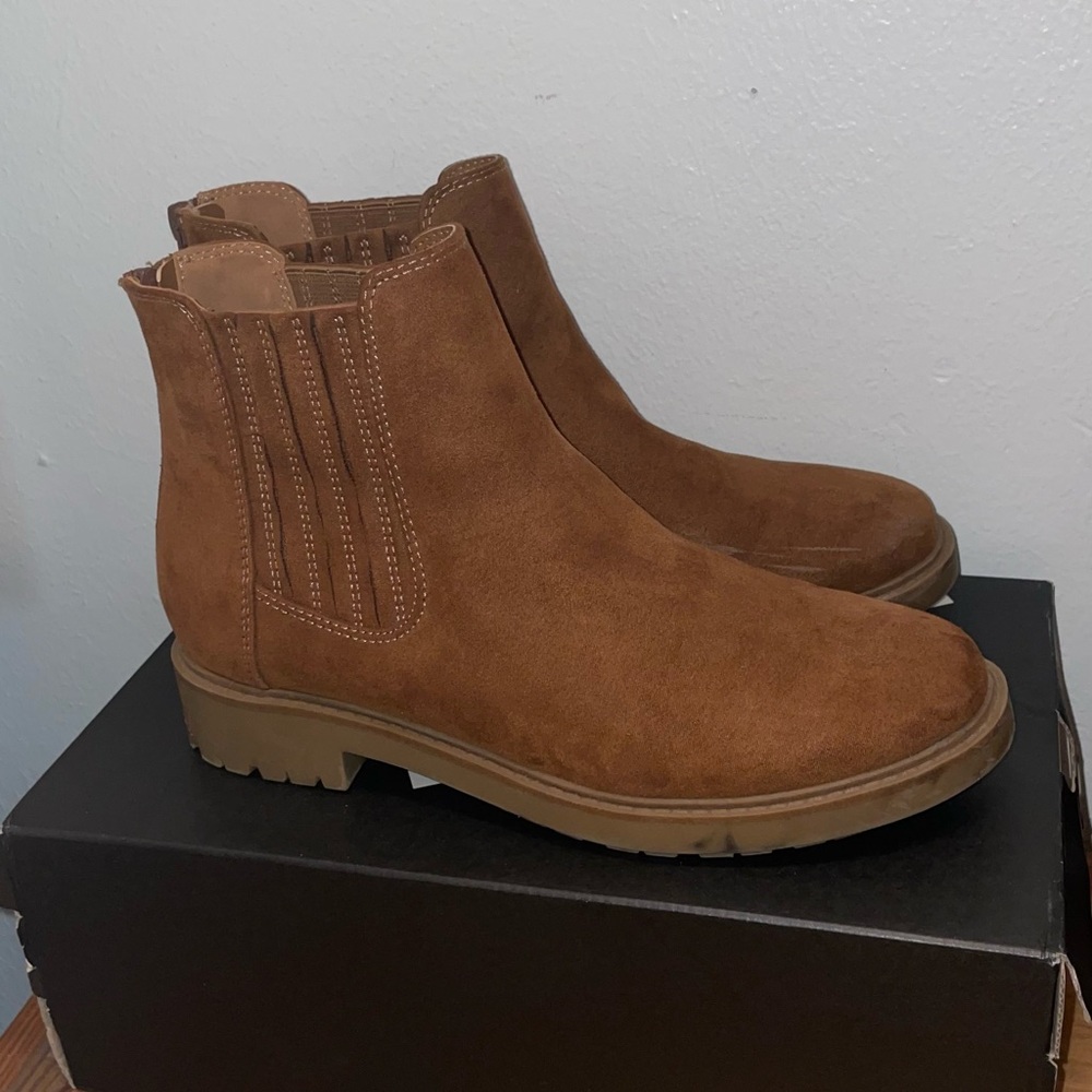 Esprit Brown Suede Chelsea Boots